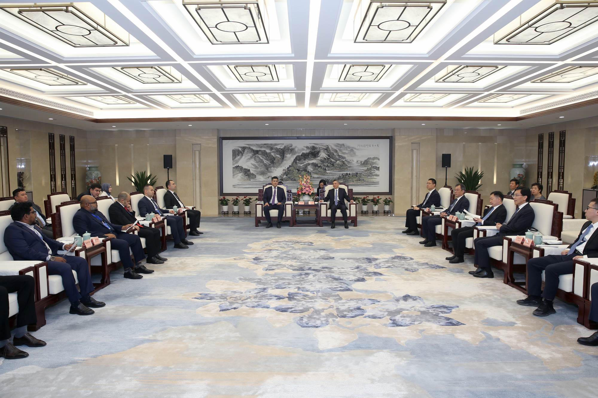 浙江省省长刘捷会见“感知共富路”上合国家青年代表团